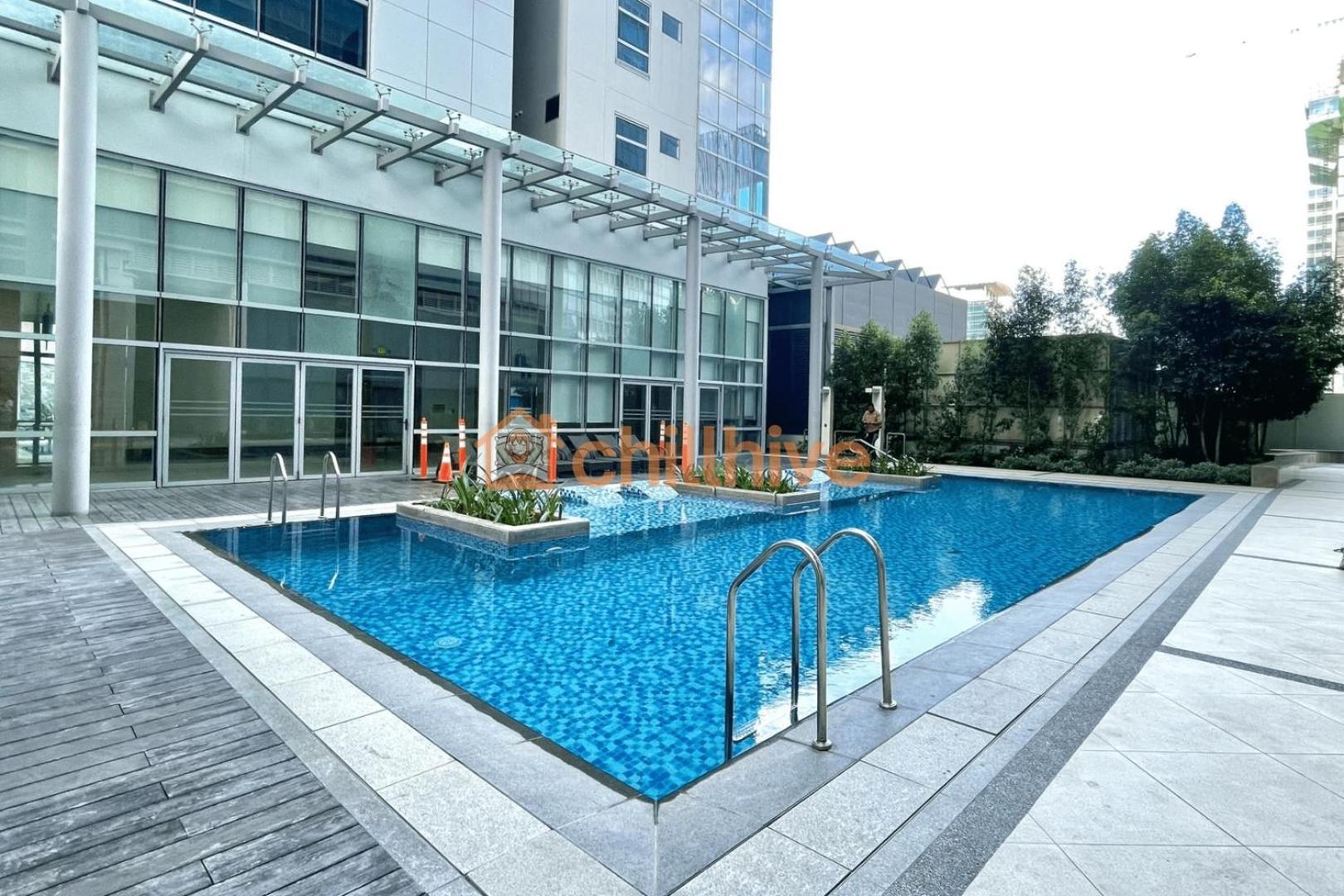 Elegant Bgc Across Mitsukoshi Mall #upt27p *