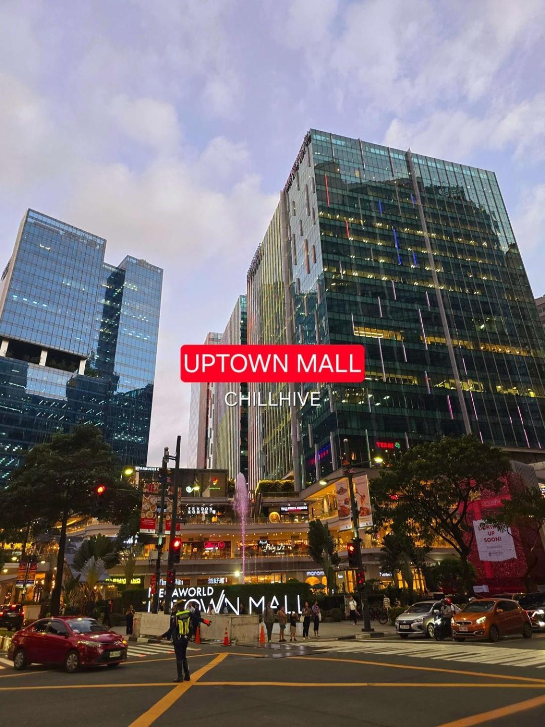 Bahay bakasyunan Elegant Bgc Across Mitsukoshi Mall #upt27p Manila